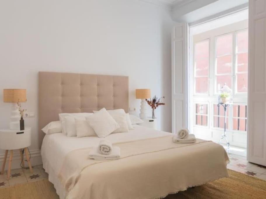 Chic Casa Cathedral At Calle Fresca 2-Bedroom Apartment In Malaga City Center Dış mekan fotoğraf