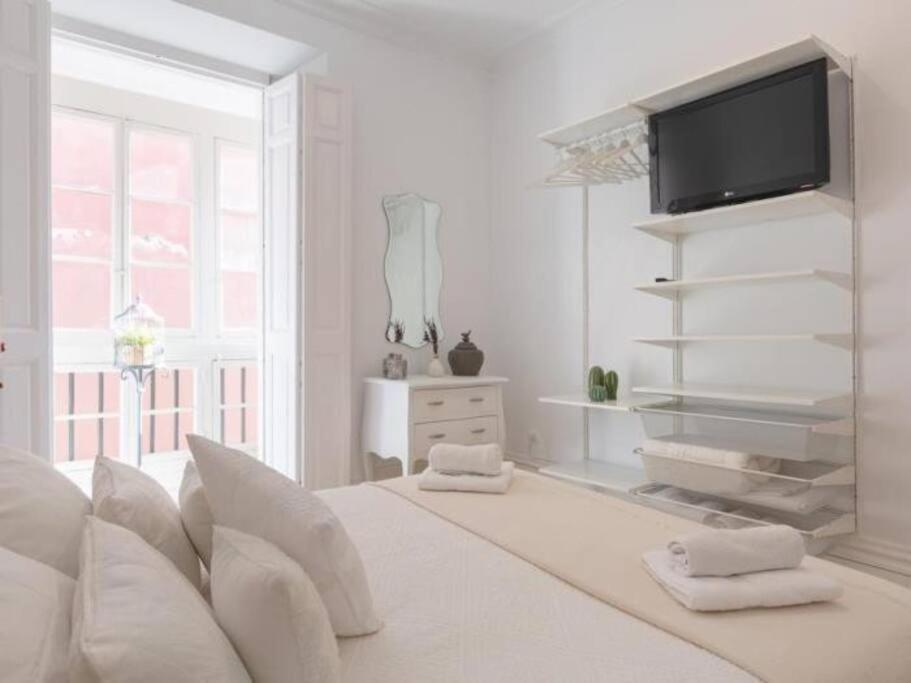 Chic Casa Cathedral At Calle Fresca 2-Bedroom Apartment In Malaga City Center Dış mekan fotoğraf